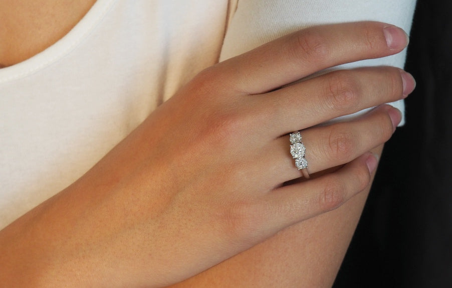 Alexandra diamantring i hvitt 585 gull TW/SI totalt 0,50 ct.