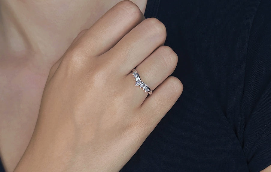 Amaze diamantring i hvitt 585 gull TW/SI totalt 0,33 ct.