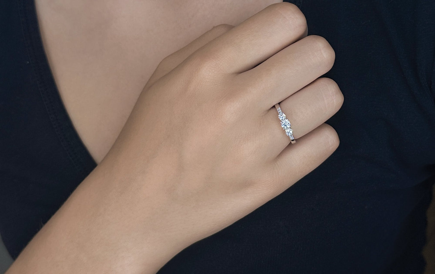 Angelica diamantring i hvitt 585 gull TW/SI totalt 0,50 ct.