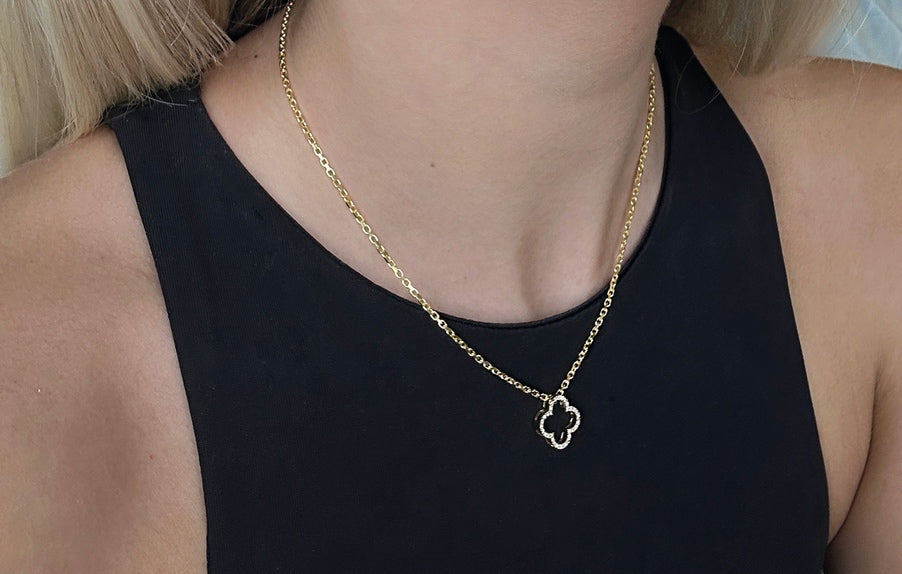 Aria anheng i gult 585 gull med diamanter TW/SI totalt 0,15 ct.