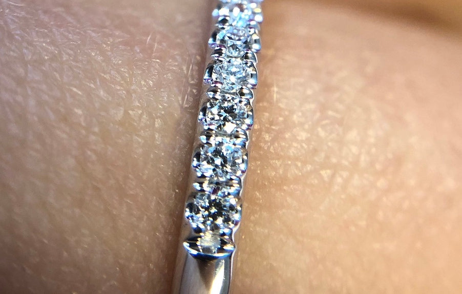 Fortuna diamantring i hvitt 585 gull W/SI totalt 0,20 ct.