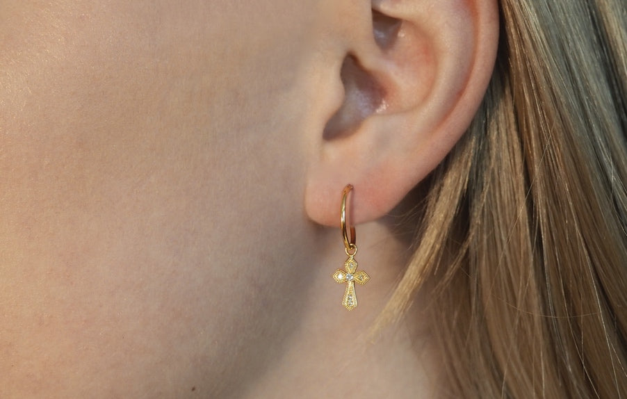 Hope øredobber i gult 585 gull (hul) med Cubic Zirconia.