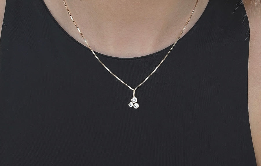 Snow kors anheng i gult 585 gull med Cubic Zirkonia.