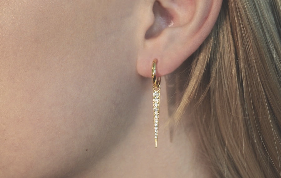 Spirit øredobber i gult 585 gull med Cubic Zirconia.