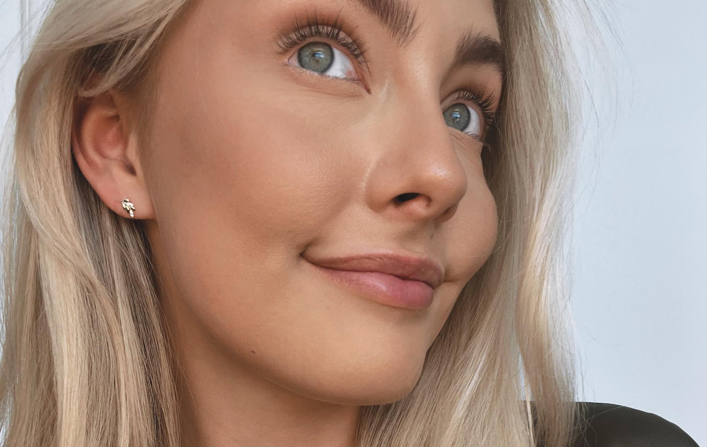 Vilde øredobber i gult 585 gull med Cubic Zirconia.