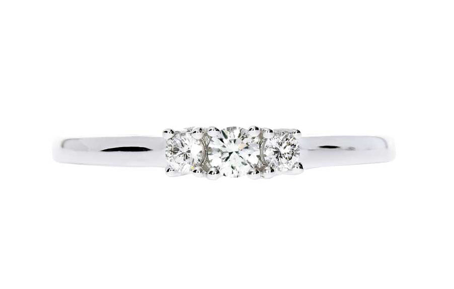 Liv diamantring i hvitt 585 gull TW/SI totalt 0,25 ct.