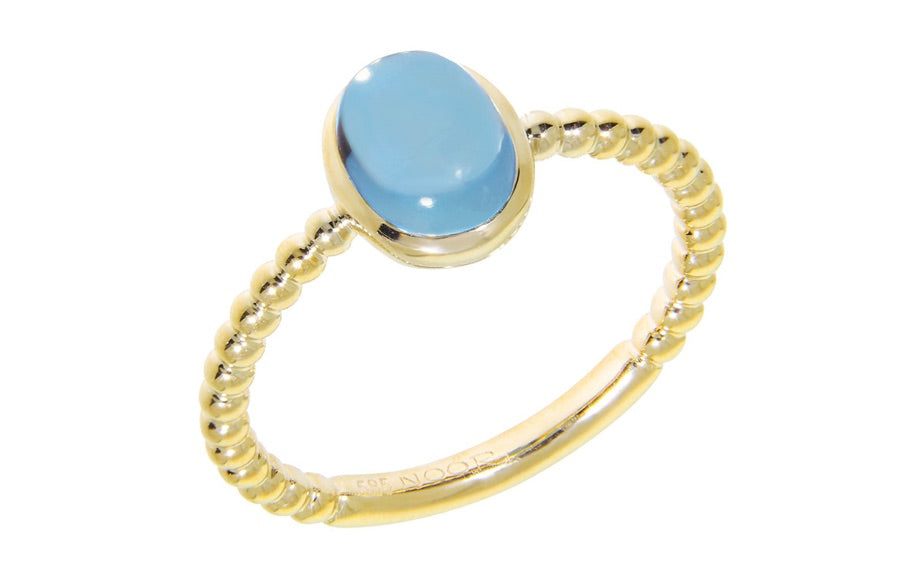 Candy ring i gult 585 gull med Cabochonslipt London blue topas.