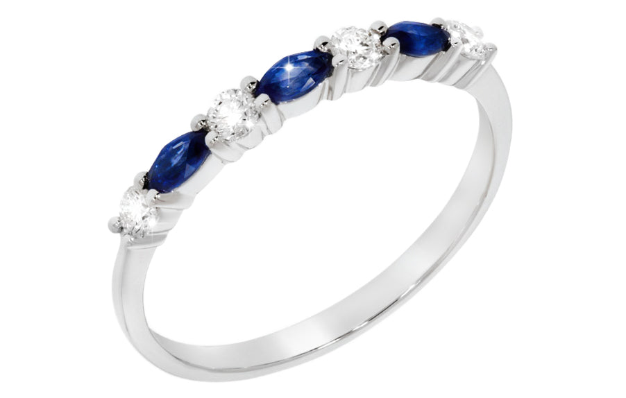 Corona diamantring i hvitt 585 gull W/SI totalt 0,20 ct. med blå markiseslipte safirer totalt 0,30 ct.