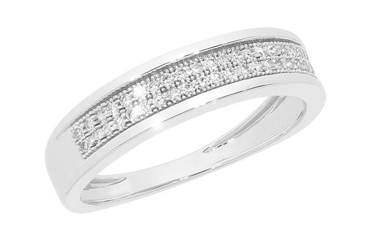 Cordelia diamantring i hvitt 585 gull TW/SI totalt 0,15 ct.