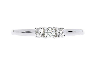 Liv diamantring i hvitt 585 gull TW/SI totalt 0,25 ct.